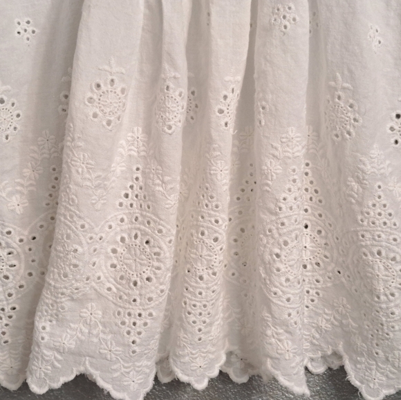 Parsley & Sage Eyelet Tunic With Scalloped Edges   Size M - Picture 5 of 9